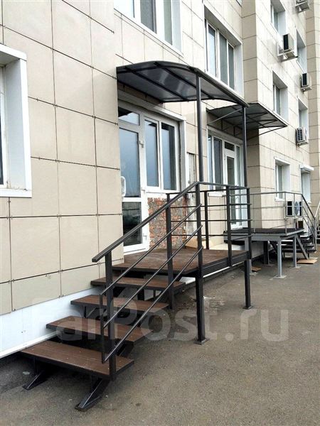 Строительные каркасы, лестницы, фермы